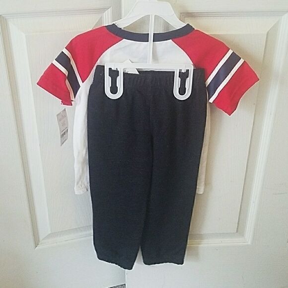 Carter's 2pc  boys set - Picture 2 of 3